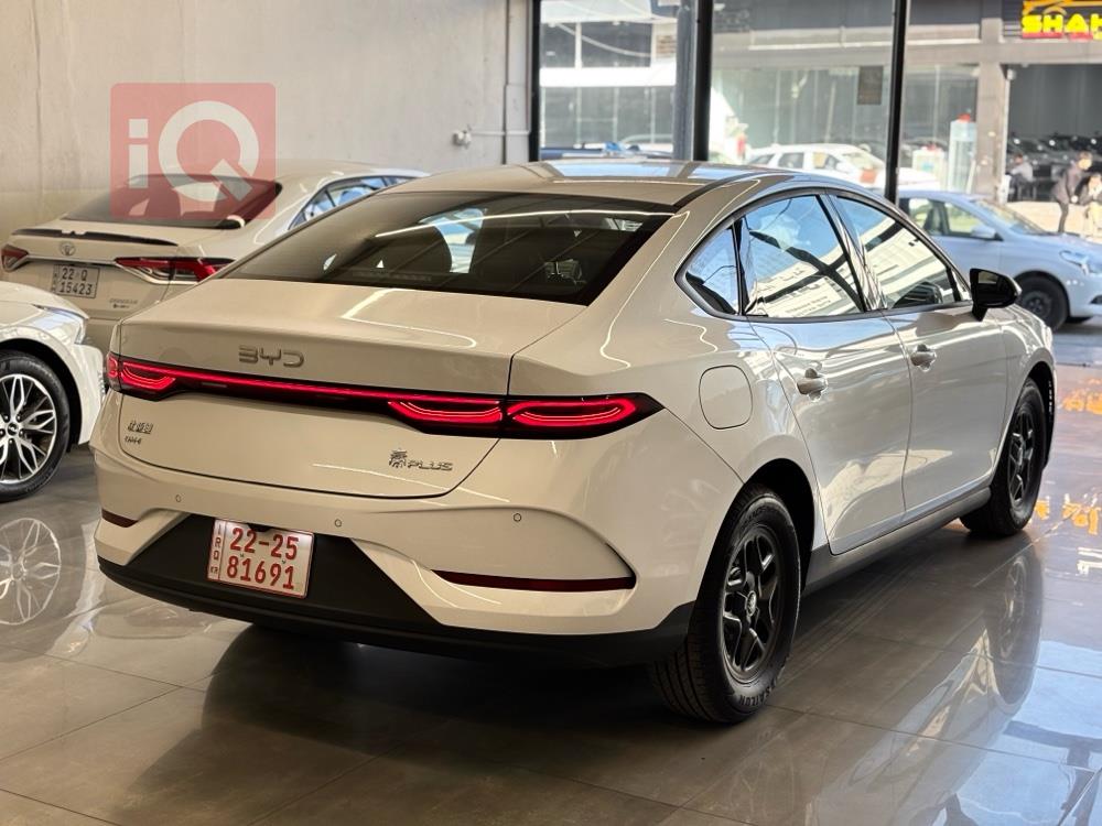 بی وای دی Qin Plus